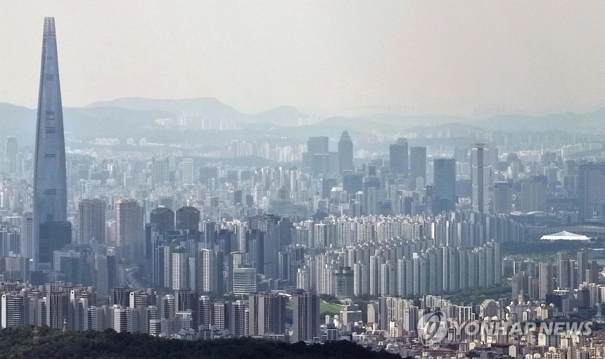 정부 세제개편안 발표에 강남 주택시장 '안갯속'...급매물 증가와 세입자 불안 / 연합뉴스