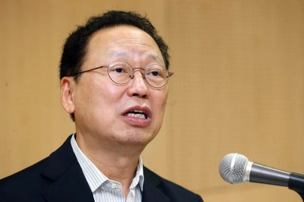 최흥식 금감원장 "제도권 금융사 가상화폐 거래 관여 절대 금지"