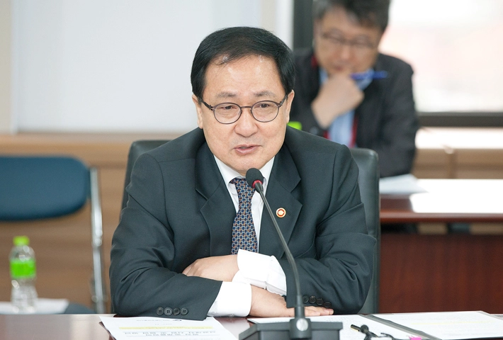 유영민 과기부 장관 "암호화폐 거래소 보안 허술…블록체인 도입은 환영"