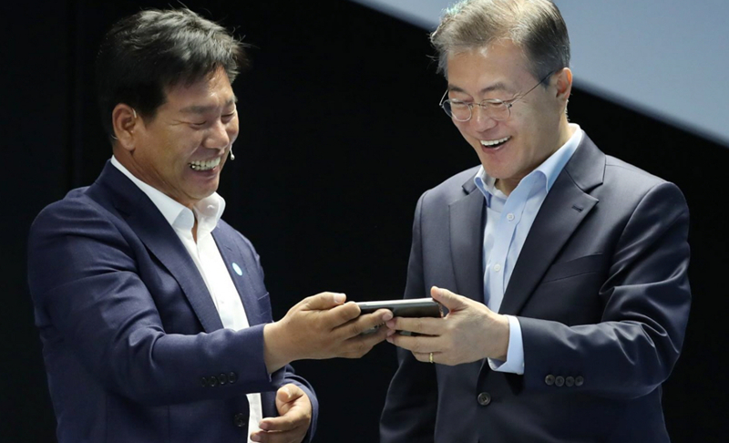 文 대통령 "경쟁국은 뛰는데 우린 걷고 있어…규제 혁신에 속도 내야"