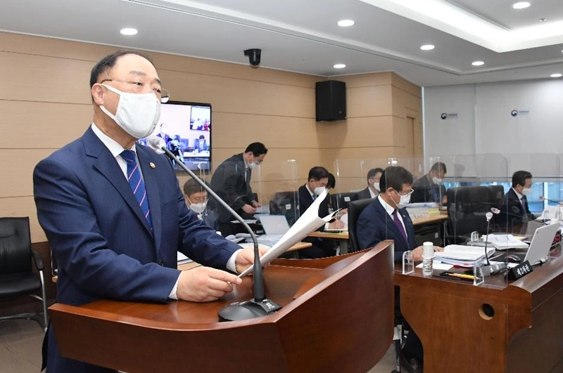 홍남기 부총리 "암호화폐도 거래내역 완벽히 파악되면 금융자산 과세 가능"