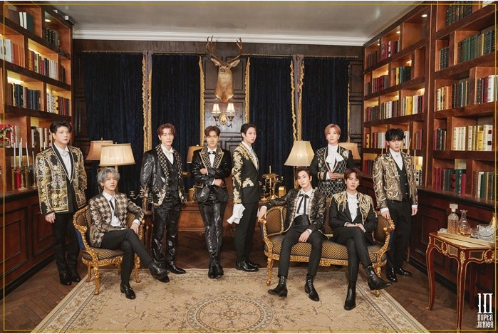 슈퍼주니어 친필 사인 담긴 베리스토어 '럭키 박스' 공개