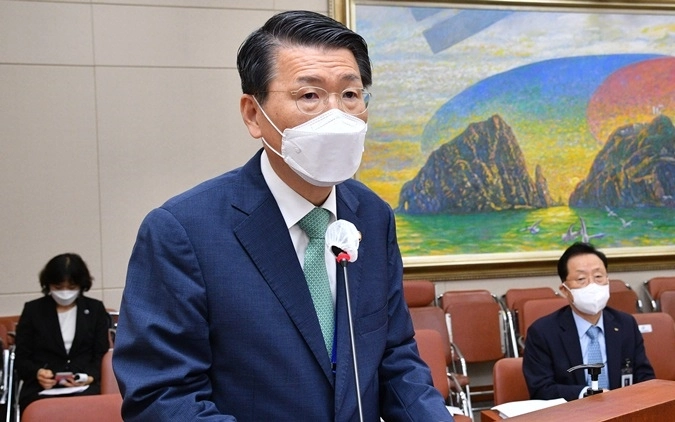 은성수 금융위원장 "실명계좌 발급 자체로 은행에 책임 묻는 것 아냐"