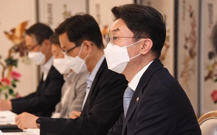 기재부 "2022년 1월 모바일 운전면허증 시범 운영 착수"