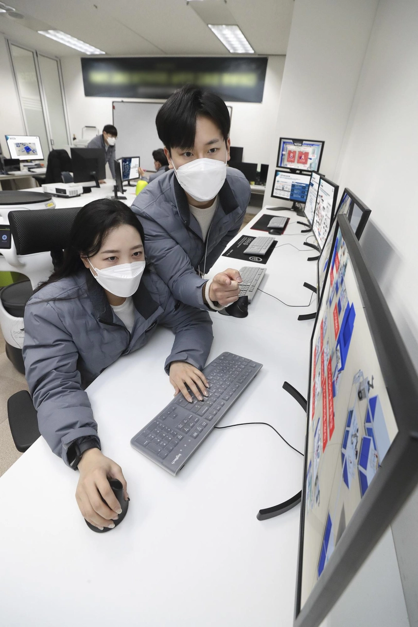 KT-한국로봇산업진흥원, 국내 첫 첨단로봇 '5G 실증환경' 구축