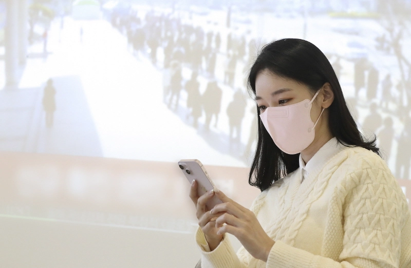 KT, '샤인' 앱 개편…코로나19 연구에 초점