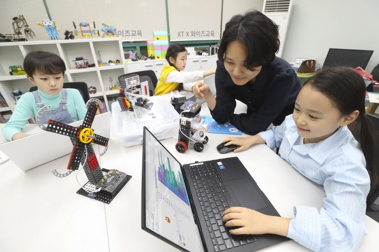 KT, 와이즈교육과 AI 코딩 교육 위한 업무협약...초중고 코딩 교육 활성화 나서