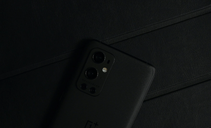 OnePlus 12R, 전 세계 출시: 중상급 시장의 디스플레이 강자