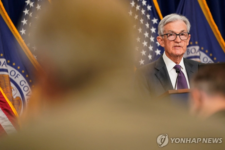 기자회견하는 파월 미 연준의장 [워싱턴 로이터=연합뉴스]