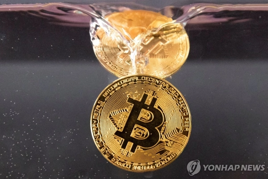 관세 충격에 비트코인(BTC) 5% 급락… 알트코인도 동반 추락 / 연합뉴스