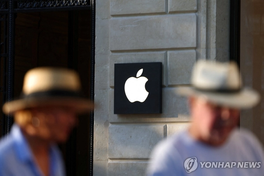 애플, 2025년 AI 검색엔진 출시…시리·사파리 전면 개편 예고 / 연합뉴스