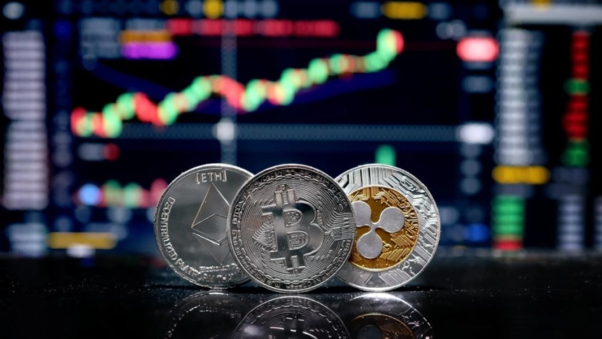 트럼프 사면 결정에 BTC ETH XRP SOL 상승세…암호화폐 규제 완화 기대감 / 셔터스톡