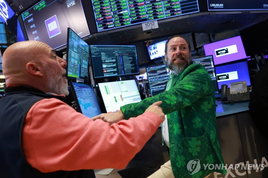뉴욕 증시 강세 지속, 호르무즈 해협 긴장 속 안도감 확대 / 연합뉴스