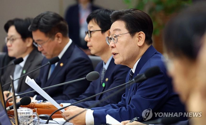 이재명 대통령이 17일 정부세종청사에서 국무회의를 주재하고 있다. 2026.3.17 (연합뉴스)
