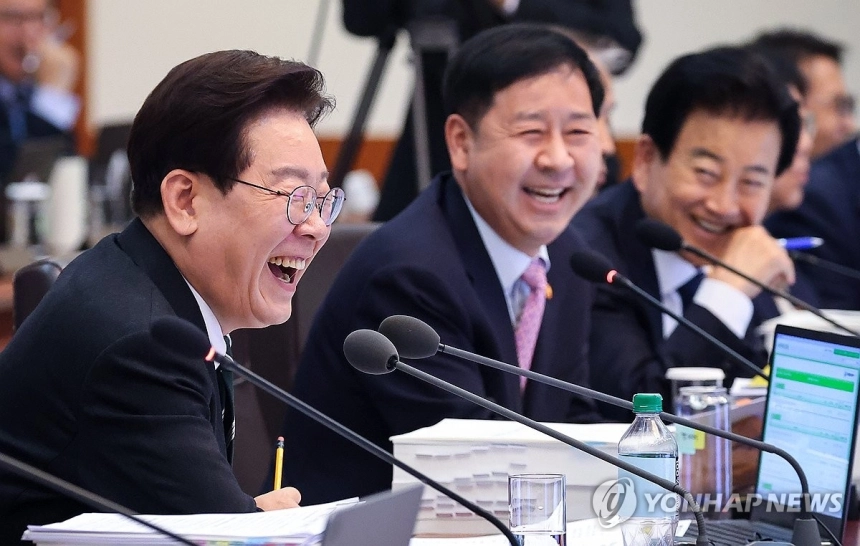 한국, '코리아 프리미엄' 위한 금융시장 선진화 로드맵 제시 / 연합뉴스