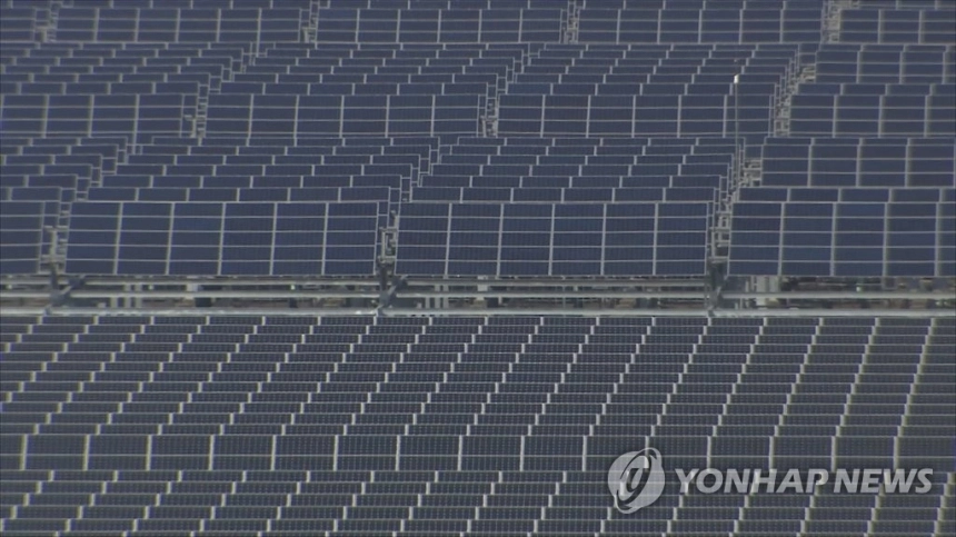 고유가 지속 우려에 신재생에너지주 강세, 에이치디현대에너지솔루션 대폭 상승 / 연합뉴스
