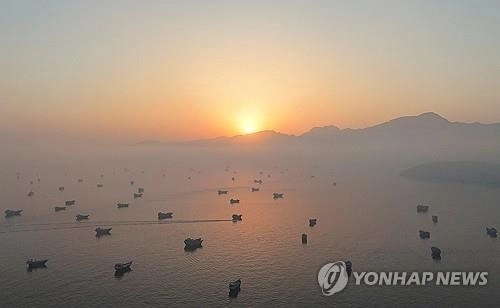 미-이란 종전 협상에 국제유가 3개월 만에 최저치 / 연합뉴스