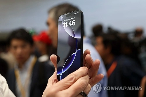애플, '애플 업그레이드'로 기기 임대 시대 연다… 소비자 부담 줄인다 / 연합뉴스