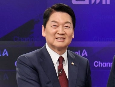 안철수, 안랩 주식 한 달 새 5만주 매수… 창업자 영향력 강화? / 연합뉴스