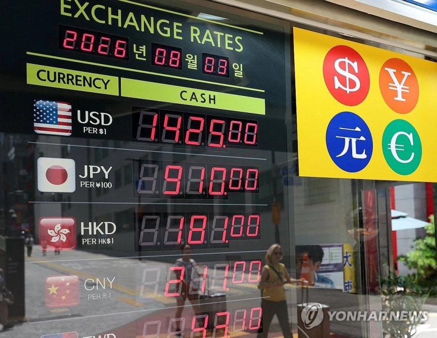 원/달러 환율 1410원대 진입, 달러 매도 물량 증가 영향 / 연합뉴스